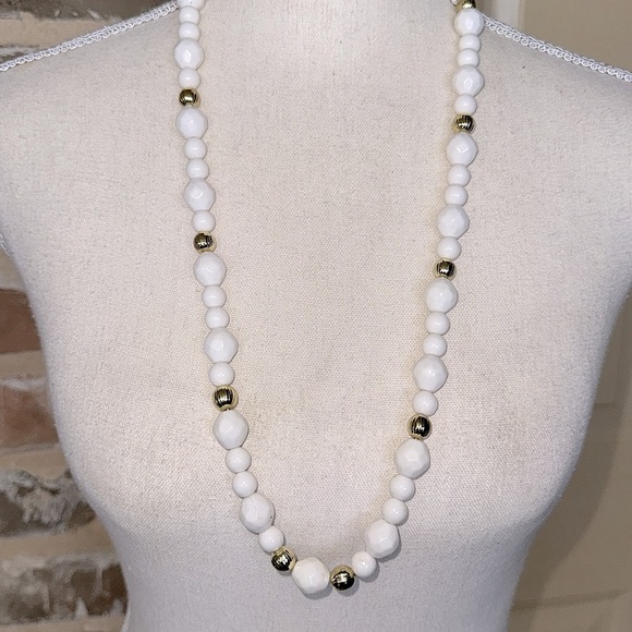 Vintage White Gold Faceted Bead Necklace Matching Bead Button Style Earrings Set - Picture 6 of 11